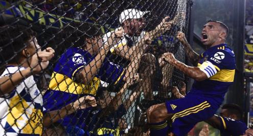 "هدف قاتل".. تيفيز يقود بوكا جونيور للتتويج بلقب الدوري الأرجنتيني